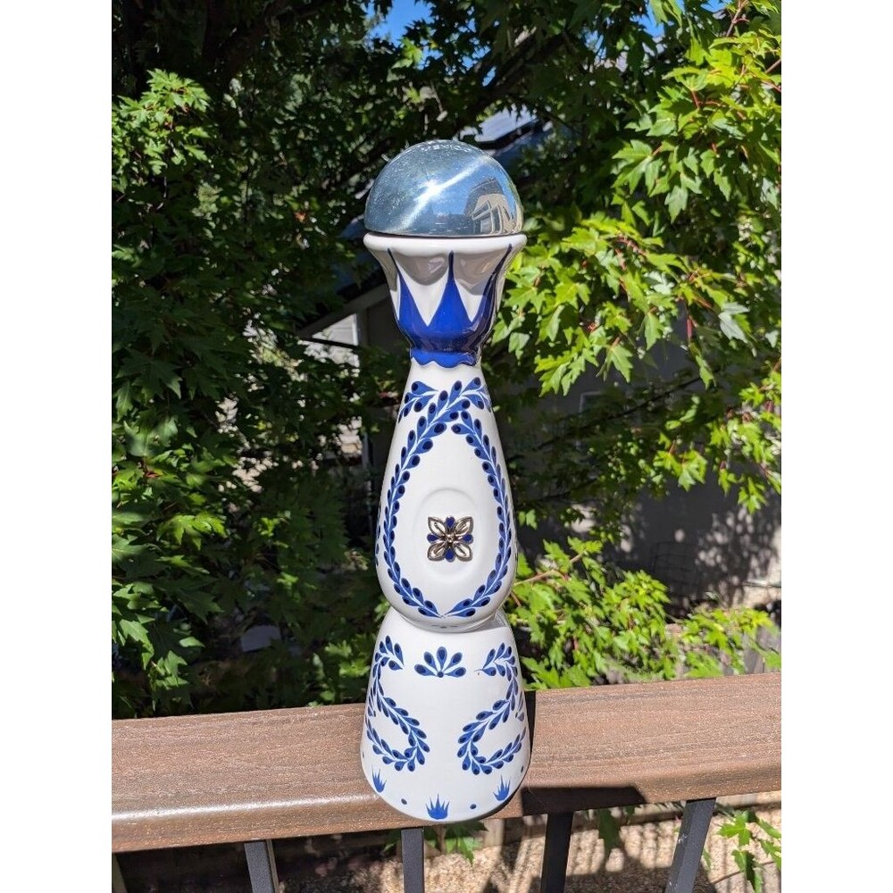 Clase Azul Reposado Empty Tequila Bottle 750ml Ceramic Decanter Blue White